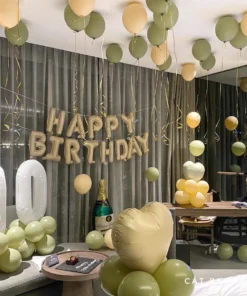 Trang trí sinh nhật phòng khách sạn xanh đậu và be