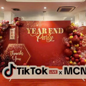 Trang trí tiệc Year End Party - tông đỏ
