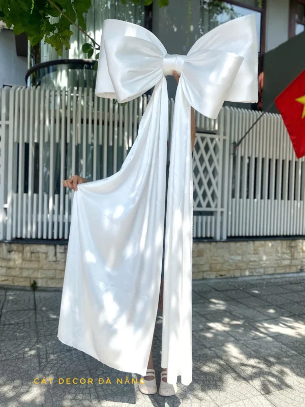 Nơ Phi bóng đuôi rũ