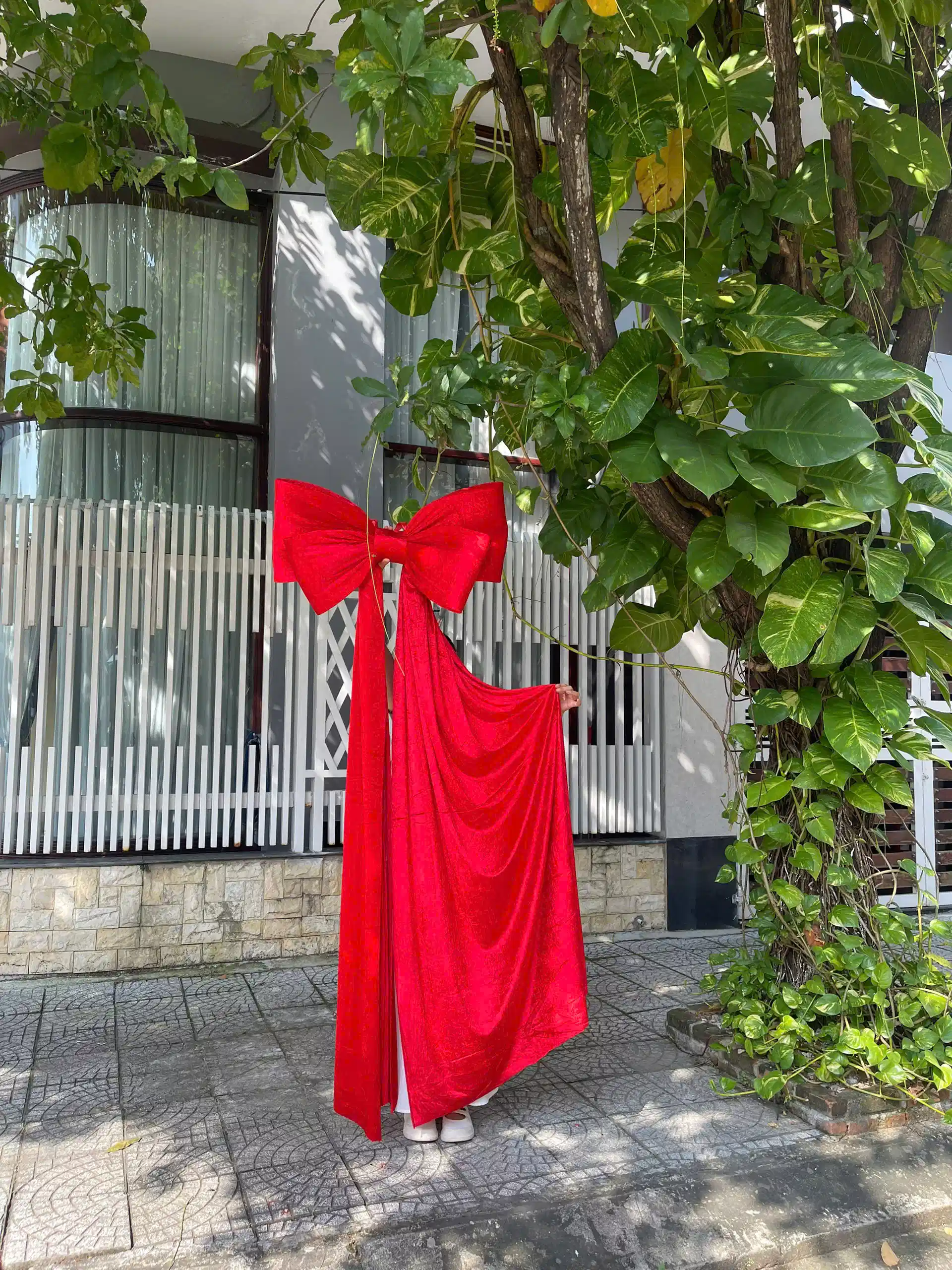 Nơ nhung ĐỎ TƯƠI đuôi rũ Nơ nhung ĐỎ TƯƠI đuôi rũ