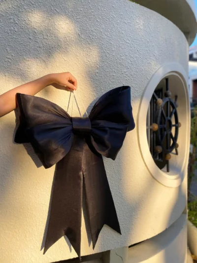 Nơ Đen Phi bóng Nơ Đen Phi bóng