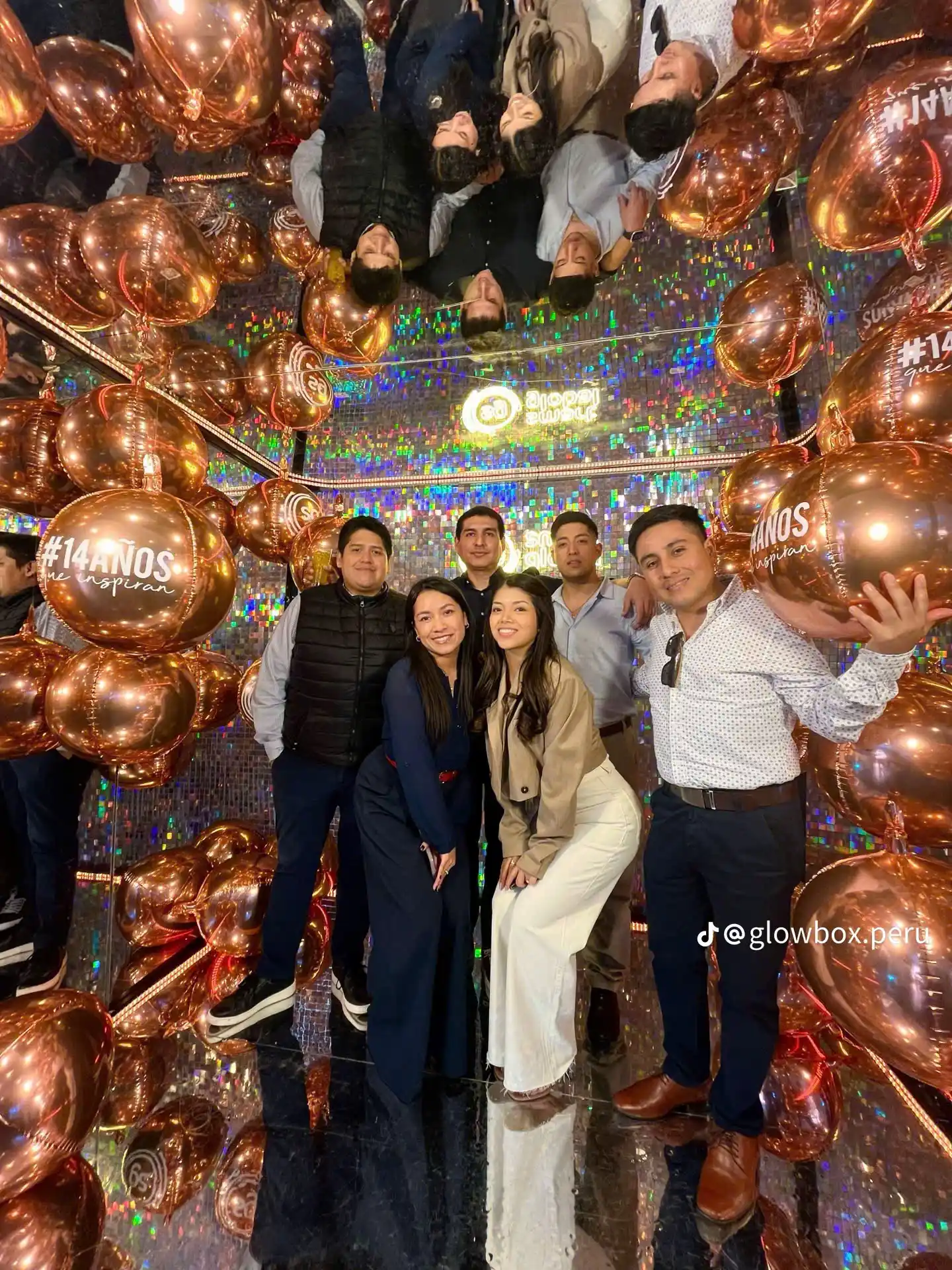 Trang trí tiệc cuối năm