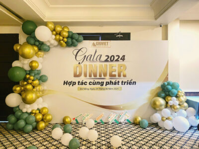 Trang trí tiệc Year End Party - tông xanh lá