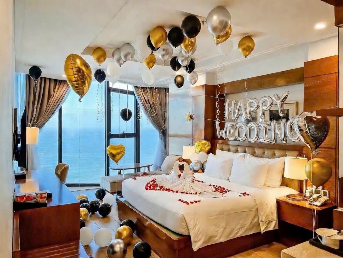 Set bóng bay trang trí phòng cưới, phong bì và bao lì xì chữ Hỷ Đà Nẵng