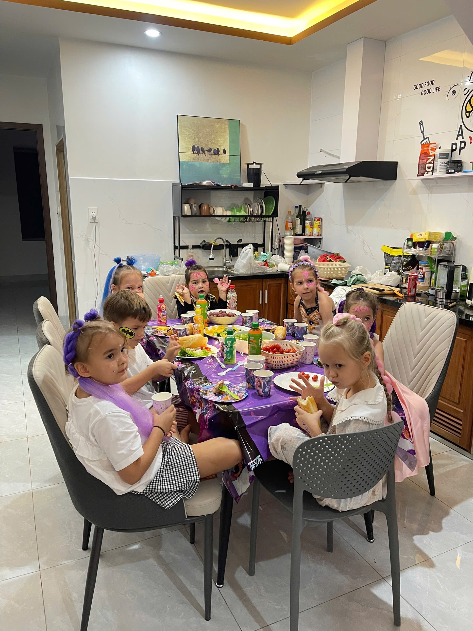 Costumes and face painting makeover for kids party in Da Nang